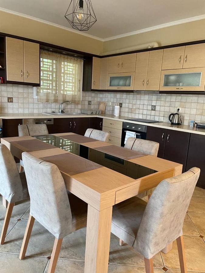Melina Apartment Порос Экстерьер фото